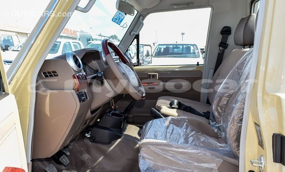 Buy Import Toyota Land Cruiser Beige Car in Import - Dubai in Attapeu Province Buy Import Toyota Land Cruiser Beige Car in Import - Dubai in Attapeu Province