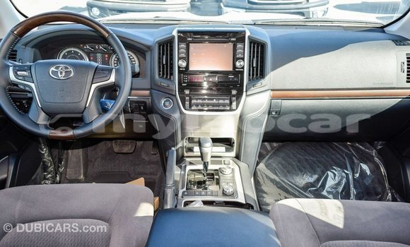 Buy Import Toyota Land Cruiser White Car in Import - Dubai in Attapeu Province Buy Import Toyota Land Cruiser White Car in Import - Dubai in Attapeu Province