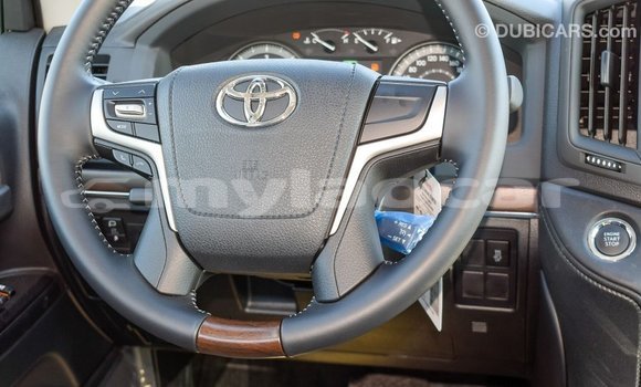 Buy Import Toyota Land Cruiser White Car in Import - Dubai in Attapeu Province Buy Import Toyota Land Cruiser White Car in Import - Dubai in Attapeu Province