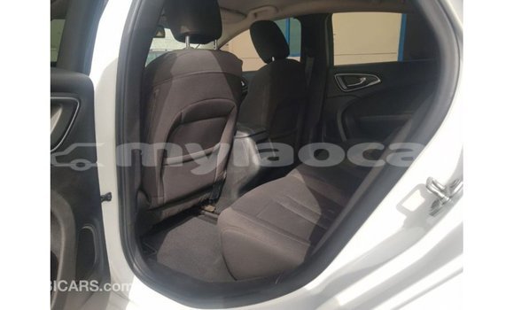 Buy Import Chrysler 200 White Car in Import - Dubai in Attapeu Province Buy Import Chrysler 200 White Car in Import - Dubai in Attapeu Province