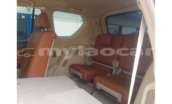 Buy Import Toyota Land Cruiser White Car in Import - Dubai in Attapeu Province Buy Import Toyota Land Cruiser White Car in Import - Dubai in Attapeu Province