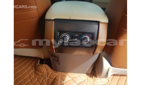 Buy Import Toyota Land Cruiser White Car in Import - Dubai in Attapeu Province Buy Import Toyota Land Cruiser White Car in Import - Dubai in Attapeu Province