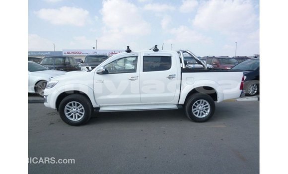 Buy Import Toyota Hilux White Car in Import - Dubai in Attapeu Province Buy Import Toyota Hilux White Car in Import - Dubai in Attapeu Province