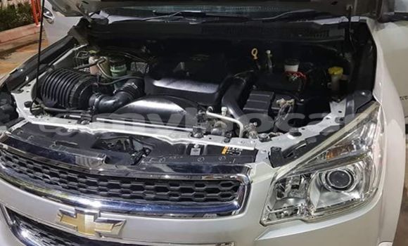 Buy Used Chevrolet Colorado Silver Car in Vientiane in Vientiane Province Buy Used Chevrolet Colorado Silver Car in Vientiane in Vientiane Province