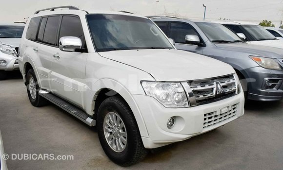 Acheter Import Voiture Mitsubishi Pajero Blanc à Import - Dubai, Attapeu Province Acheter Import Voiture Mitsubishi Pajero Blanc à Import - Dubai, Attapeu Province