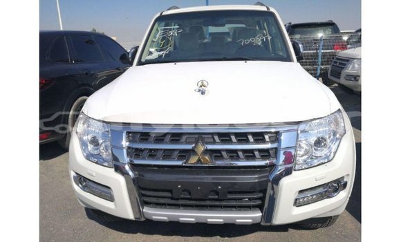 Buy Import Mitsubishi Pajero White Car in Import - Dubai in Attapeu Province Buy Import Mitsubishi Pajero White Car in Import - Dubai in Attapeu Province