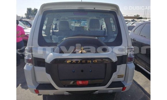 Buy Import Mitsubishi Pajero White Car in Import - Dubai in Attapeu Province Buy Import Mitsubishi Pajero White Car in Import - Dubai in Attapeu Province
