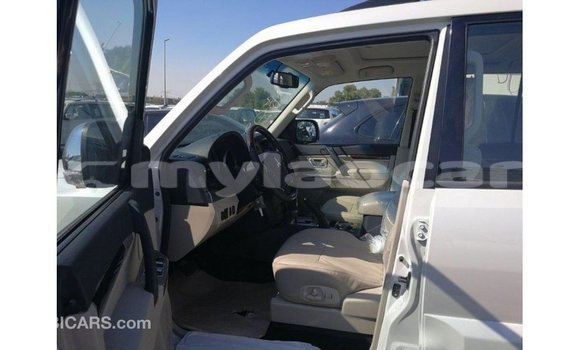 Buy Import Mitsubishi Pajero White Car in Import - Dubai in Attapeu Province Buy Import Mitsubishi Pajero White Car in Import - Dubai in Attapeu Province