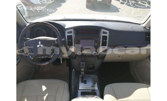 Buy Import Mitsubishi Pajero White Car in Import - Dubai in Attapeu Province Buy Import Mitsubishi Pajero White Car in Import - Dubai in Attapeu Province