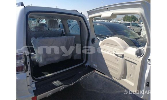 Buy Import Mitsubishi Pajero White Car in Import - Dubai in Attapeu Province Buy Import Mitsubishi Pajero White Car in Import - Dubai in Attapeu Province