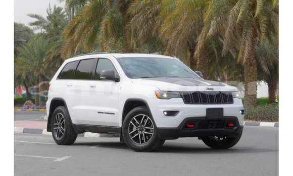 Buy Import Jeep Grand Cherokee White Car in Import - Dubai in Attapeu Province