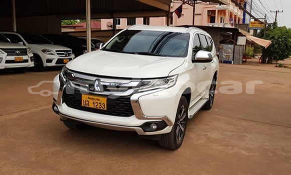 Buy Used Mitsubishi Pajero Sport White Car in Vientiane in Vientiane Province Buy Used Mitsubishi Pajero Sport White Car in Vientiane in Vientiane Province