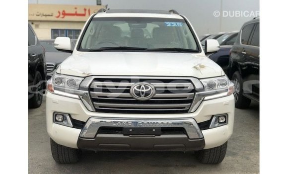 Acheter Import Voiture Toyota Land Cruiser Blanc à Import - Dubai, Attapeu Province Acheter Import Voiture Toyota Land Cruiser Blanc à Import - Dubai, Attapeu Province