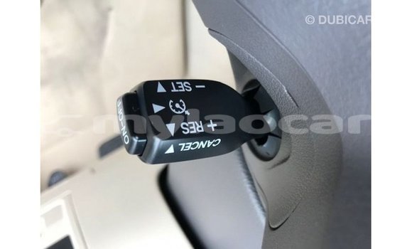 Acheter Import Voiture Toyota Land Cruiser Blanc à Import - Dubai, Attapeu Province Acheter Import Voiture Toyota Land Cruiser Blanc à Import - Dubai, Attapeu Province