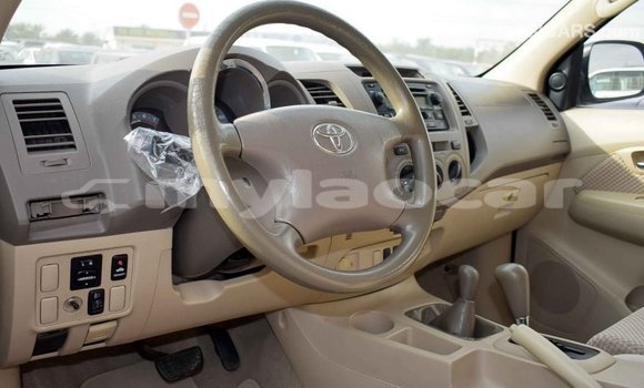 Buy Import Toyota Fortuner White Car in Import - Dubai in Attapeu Province Buy Import Toyota Fortuner White Car in Import - Dubai in Attapeu Province