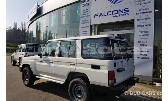 Buy Import Toyota Land Cruiser White Car in Import - Dubai in Attapeu Province Buy Import Toyota Land Cruiser White Car in Import - Dubai in Attapeu Province
