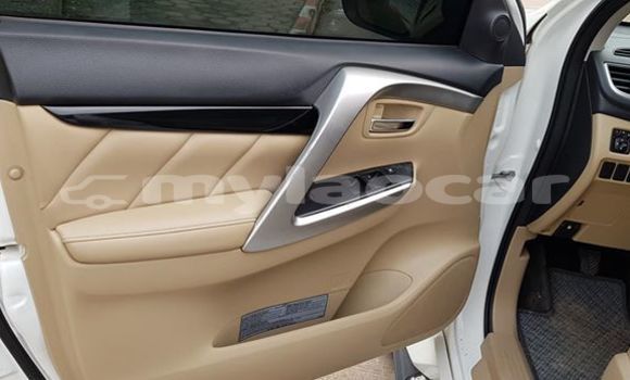 Buy Used Mitsubishi Pajero Sport White Car in Vientiane in Vientiane Province Buy Used Mitsubishi Pajero Sport White Car in Vientiane in Vientiane Province