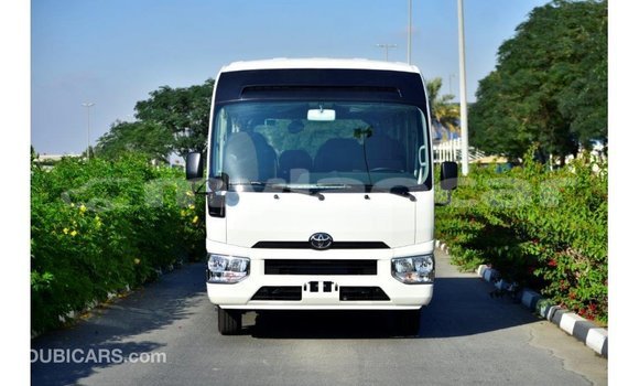 Acheter Import Voiture Toyota Coaster Blanc à Import - Dubai, Attapeu Province Acheter Import Voiture Toyota Coaster Blanc à Import - Dubai, Attapeu Province
