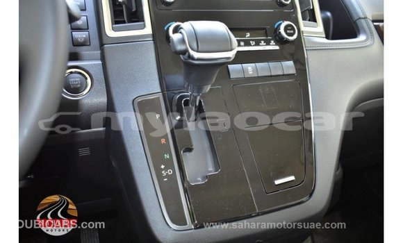 Acheter Import Voiture Toyota Granvia Blanc à Import - Dubai, Attapeu Province Acheter Import Voiture Toyota Granvia Blanc à Import - Dubai, Attapeu Province