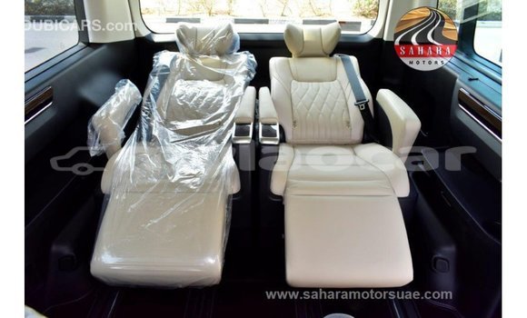 Acheter Import Voiture Toyota Granvia Blanc à Import - Dubai, Attapeu Province Acheter Import Voiture Toyota Granvia Blanc à Import - Dubai, Attapeu Province