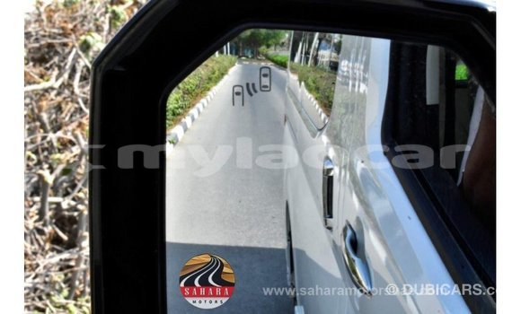 Acheter Import Voiture Toyota Granvia Blanc à Import - Dubai, Attapeu Province Acheter Import Voiture Toyota Granvia Blanc à Import - Dubai, Attapeu Province