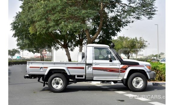 Acheter Import Voiture Toyota Land Cruiser Autre à Import - Dubai, Attapeu Province Acheter Import Voiture Toyota Land Cruiser Autre à Import - Dubai, Attapeu Province