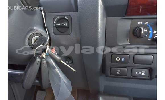 Acheter Import Voiture Toyota Land Cruiser Autre à Import - Dubai, Attapeu Province Acheter Import Voiture Toyota Land Cruiser Autre à Import - Dubai, Attapeu Province