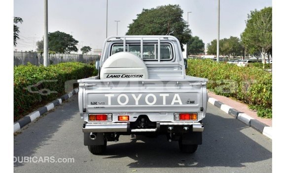 Acheter Import Voiture Toyota Land Cruiser Autre à Import - Dubai, Attapeu Province Acheter Import Voiture Toyota Land Cruiser Autre à Import - Dubai, Attapeu Province