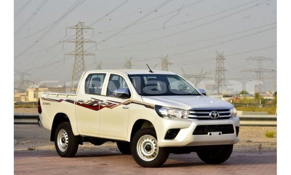 Acheter Import Voiture Toyota Hilux Blanc à Import - Dubai, Attapeu Province Acheter Import Voiture Toyota Hilux Blanc à Import - Dubai, Attapeu Province