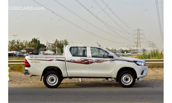 Acheter Import Voiture Toyota Hilux Blanc à Import - Dubai, Attapeu Province Acheter Import Voiture Toyota Hilux Blanc à Import - Dubai, Attapeu Province