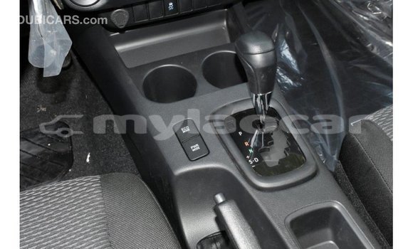 Acheter Import Voiture Toyota Hilux Blanc à Import - Dubai, Attapeu Province Acheter Import Voiture Toyota Hilux Blanc à Import - Dubai, Attapeu Province