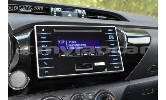 Acheter Import Voiture Toyota Hilux Blanc à Import - Dubai, Attapeu Province Acheter Import Voiture Toyota Hilux Blanc à Import - Dubai, Attapeu Province