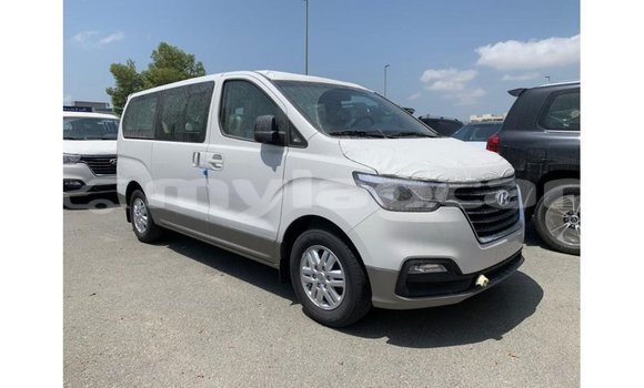 Buy Import Hyundai Accent White Car in Import - Dubai in Attapeu Province Buy Import Hyundai Accent White Car in Import - Dubai in Attapeu Province