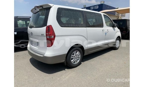 Buy Import Hyundai Accent White Car in Import - Dubai in Attapeu Province Buy Import Hyundai Accent White Car in Import - Dubai in Attapeu Province