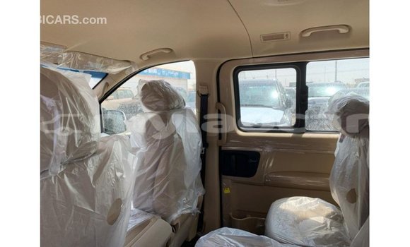 Buy Import Hyundai Accent White Car in Import - Dubai in Attapeu Province Buy Import Hyundai Accent White Car in Import - Dubai in Attapeu Province