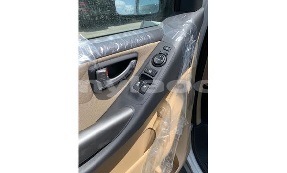 Buy Import Hyundai Accent White Car in Import - Dubai in Attapeu Province Buy Import Hyundai Accent White Car in Import - Dubai in Attapeu Province