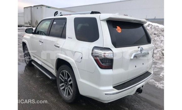 Acheter Import Voiture Toyota 4Runner Blanc à Import - Dubai, Attapeu Province Acheter Import Voiture Toyota 4Runner Blanc à Import - Dubai, Attapeu Province