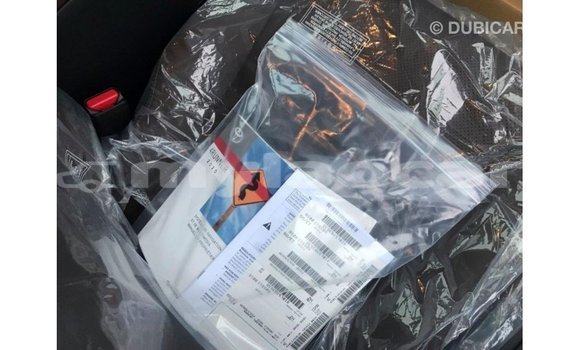 Acheter Import Voiture Toyota 4Runner Blanc à Import - Dubai, Attapeu Province Acheter Import Voiture Toyota 4Runner Blanc à Import - Dubai, Attapeu Province