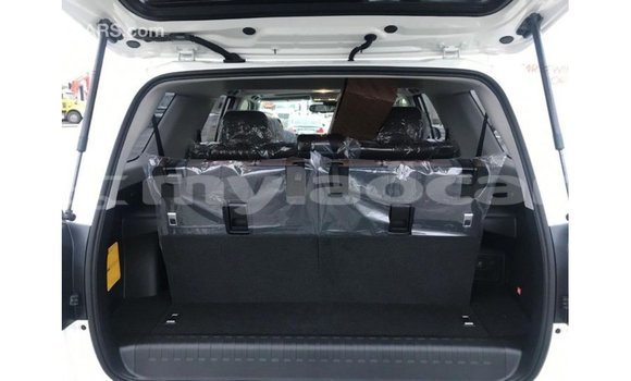 Acheter Import Voiture Toyota 4Runner Blanc à Import - Dubai, Attapeu Province Acheter Import Voiture Toyota 4Runner Blanc à Import - Dubai, Attapeu Province