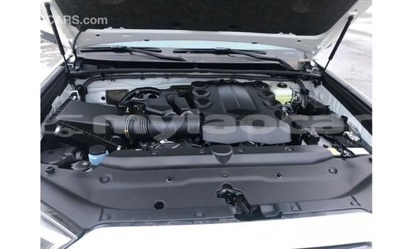 Acheter Import Voiture Toyota 4Runner Blanc à Import - Dubai, Attapeu Province Acheter Import Voiture Toyota 4Runner Blanc à Import - Dubai, Attapeu Province