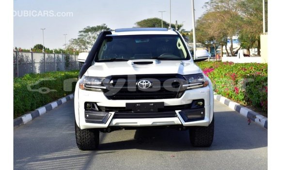 Acheter Import Voiture Toyota Land Cruiser Blanc à Import - Dubai, Attapeu Province Acheter Import Voiture Toyota Land Cruiser Blanc à Import - Dubai, Attapeu Province