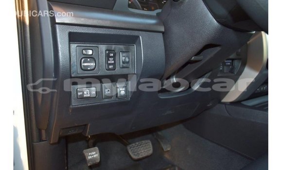 Acheter Import Voiture Toyota Tundra Blanc à Import - Dubai, Attapeu Province Acheter Import Voiture Toyota Tundra Blanc à Import - Dubai, Attapeu Province
