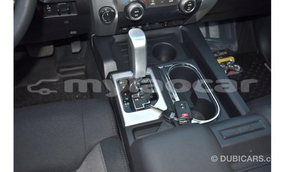 Acheter Import Voiture Toyota Tundra Blanc à Import - Dubai, Attapeu Province Acheter Import Voiture Toyota Tundra Blanc à Import - Dubai, Attapeu Province