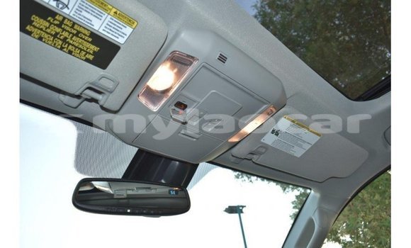 Acheter Import Voiture Toyota Tundra Blanc à Import - Dubai, Attapeu Province Acheter Import Voiture Toyota Tundra Blanc à Import - Dubai, Attapeu Province