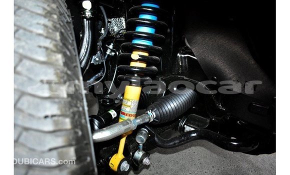 Acheter Import Voiture Toyota Tundra Blanc à Import - Dubai, Attapeu Province Acheter Import Voiture Toyota Tundra Blanc à Import - Dubai, Attapeu Province