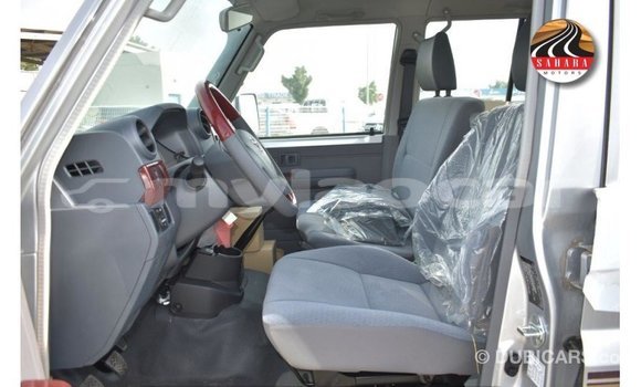 Acheter Import Voiture Toyota Land Cruiser Autre à Import - Dubai, Attapeu Province Acheter Import Voiture Toyota Land Cruiser Autre à Import - Dubai, Attapeu Province