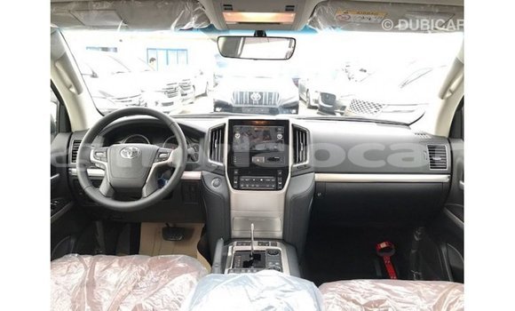 Buy Import Toyota Land Cruiser White Car in Import - Dubai in Attapeu Province Buy Import Toyota Land Cruiser White Car in Import - Dubai in Attapeu Province