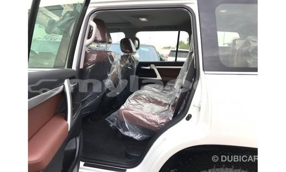 Buy Import Toyota Land Cruiser White Car in Import - Dubai in Attapeu Province Buy Import Toyota Land Cruiser White Car in Import - Dubai in Attapeu Province