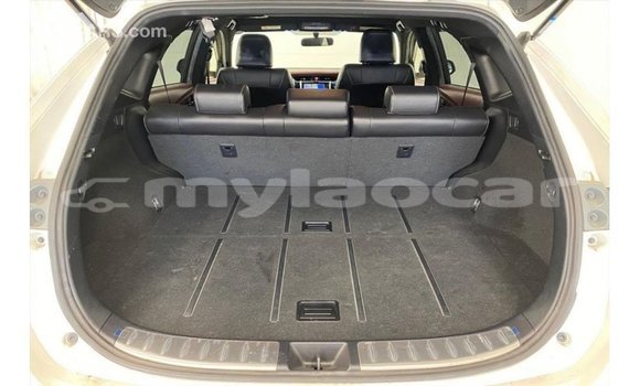 Acheter Import Voiture Toyota Harrier Blanc à Import - Dubai, Attapeu Province Acheter Import Voiture Toyota Harrier Blanc à Import - Dubai, Attapeu Province