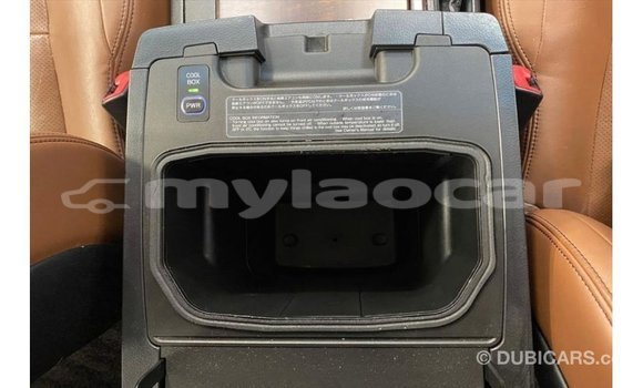 Acheter Import Voiture Toyota Land Cruiser Noir à Import - Dubai, Attapeu Province Acheter Import Voiture Toyota Land Cruiser Noir à Import - Dubai, Attapeu Province